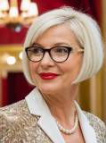 Short-Hairstyles-for-Over-50-with-Glasses-The-Ultimate-Bob-Guide-207